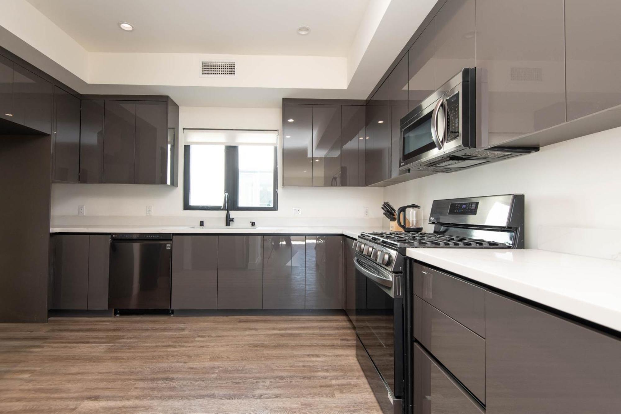 Regency Modern Apartments Glendale Exterior foto